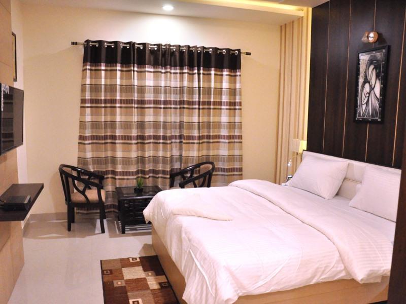 Bellevue Hotel Гвалиор Екстериор снимка
