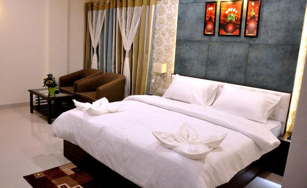 Bellevue Hotel Гвалиор Екстериор снимка