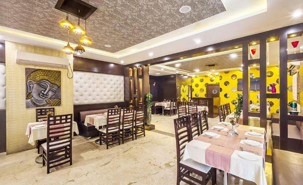 Bellevue Hotel Гвалиор Екстериор снимка